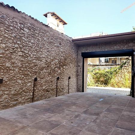 Dimora Adelfina - L'Aquila Centro Villa Buitenkant foto