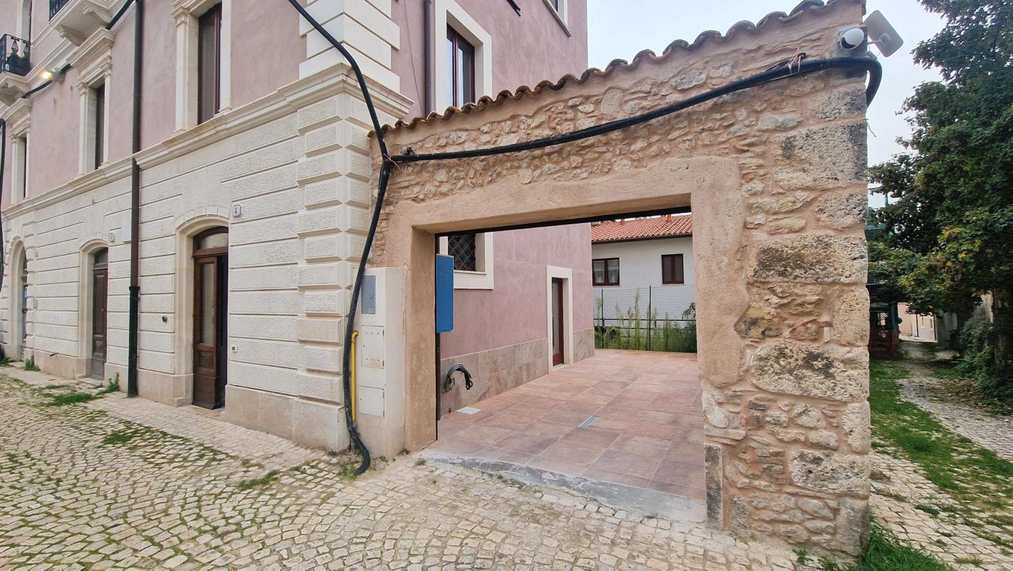 Dimora Adelfina - L'Aquila Centro Villa Buitenkant foto